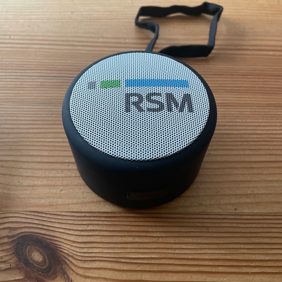 New in Box waterproof wireless speaker - Picture 3 of 6